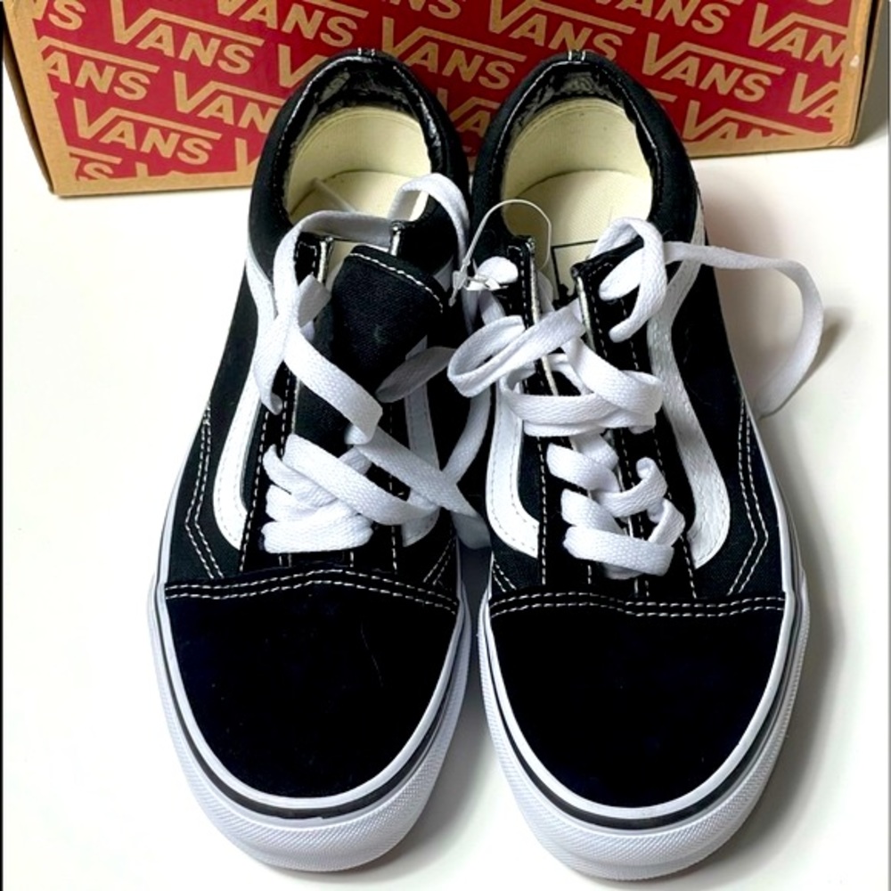 VANS KIDS OLD SKOOL SNEAKER BLACK/WHITE SZ: 4